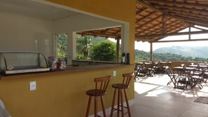 Free daily full breakfast - Pousada Mirante dos Ipês (Guape)