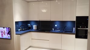 Exclusive Apartment, 1 Bedroom | Private kitchenette