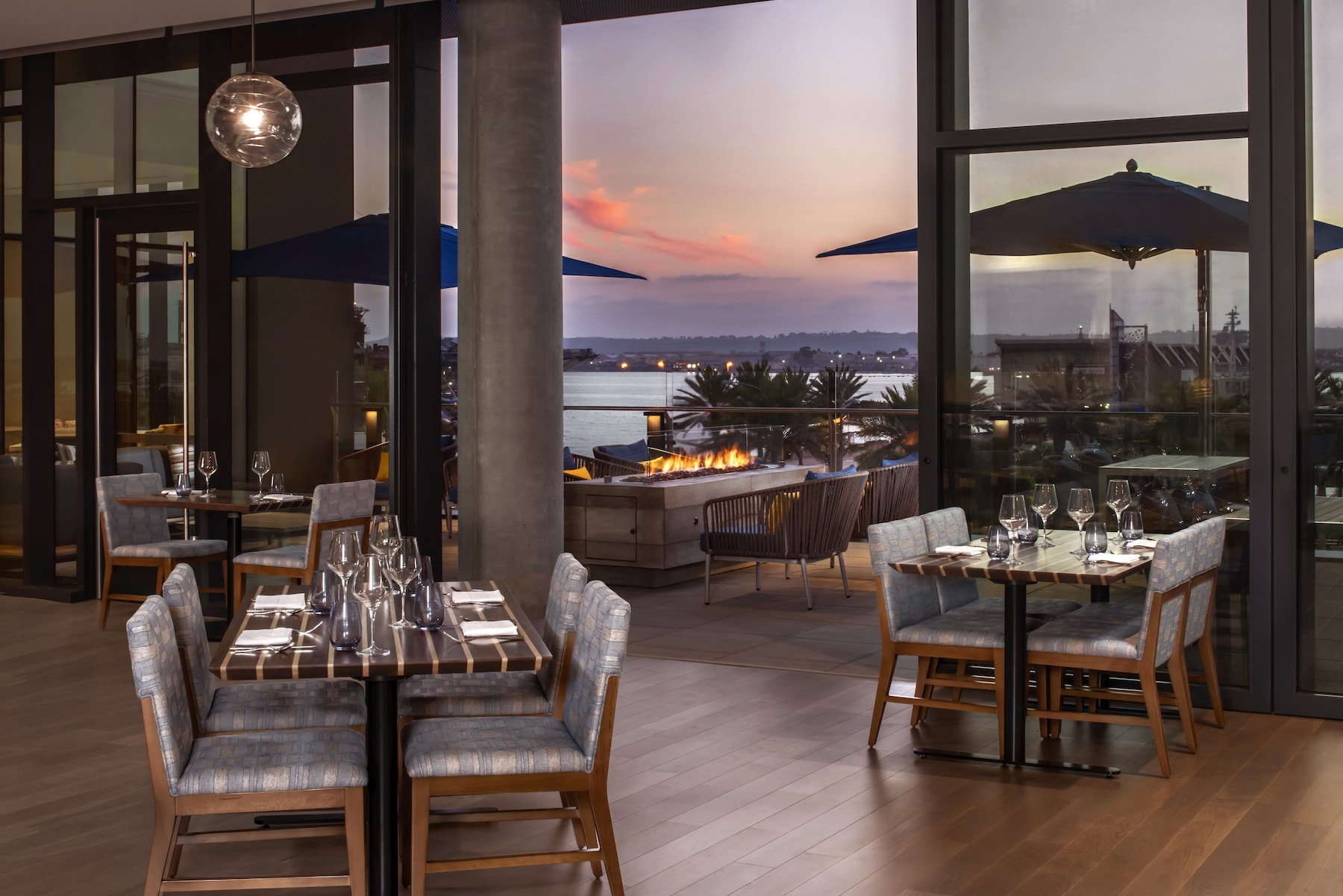 2 restaurants; breakfast, lunch, dinner, and brunch served
