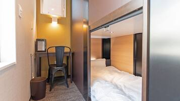 Shared Dormitory, Men only | In-room safe, desk, laptop workspace, free WiFi