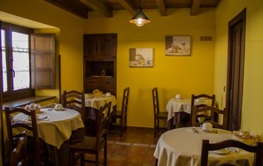 Café da manhã continental grátis todos os dias