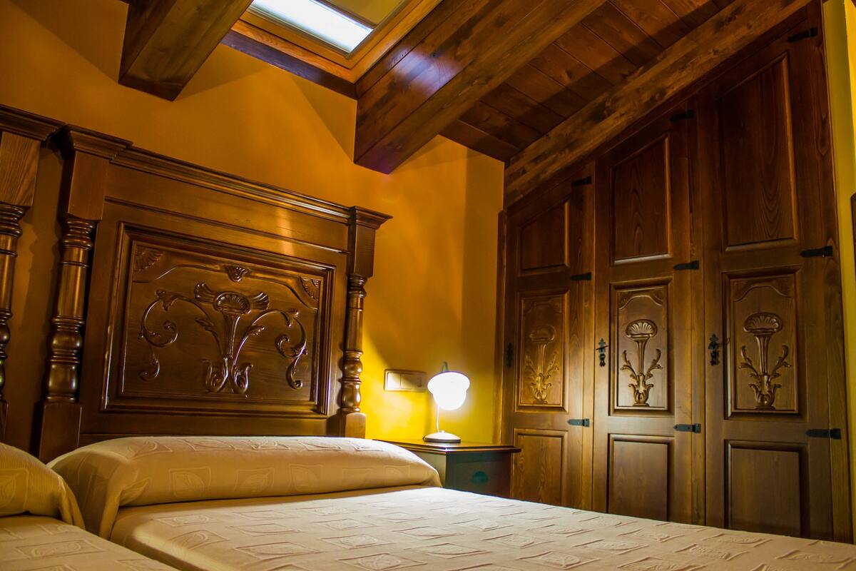 Quarto casal ou duplo | Roupas de cama premium, escrivaninha, berços grátis, Wi-Fi de cortesia