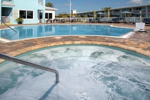 Outdoor pool - Hampton Inn Marathon - Florida Keys (Marathon)