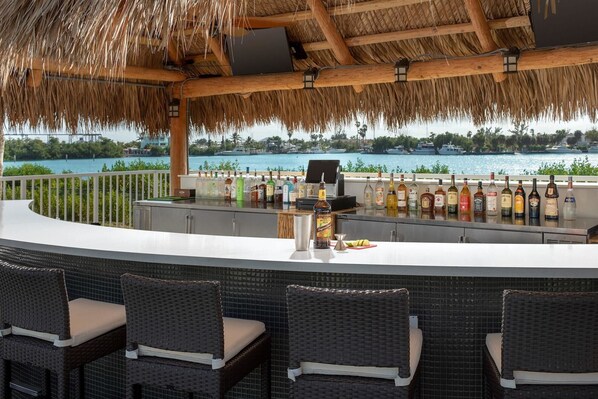 Bar (on property) - Hampton Inn Marathon - Florida Keys (Marathon)