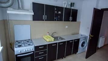 Iron/ironing board, bed sheets, wheelchair access