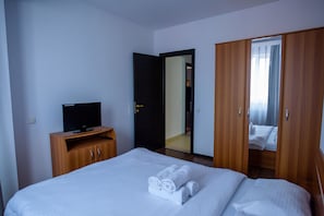 Appartement Confort, 1 chambre, en face de la plage | Fer et planche à repasser, literie fournie