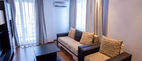 Comfort Apartment, 1 Bedroom, Beachfront | Iron/ironing board, bed sheets, wheelchair access