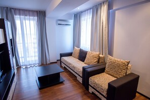 Iron/ironing board, bed sheets, wheelchair access - Beach Vibe Apartments  Summerland Mamaia (Constanta)