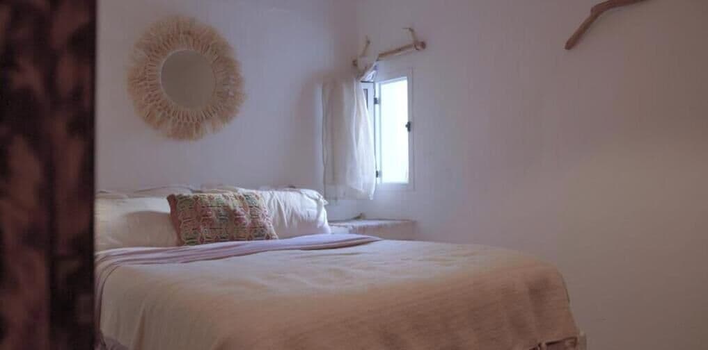 Individually decorated, free WiFi, bed sheets