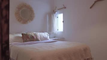 Individually decorated, free WiFi, bed sheets