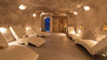 Sauna, hot tub, steam room, body treatments, deep-tissue massages