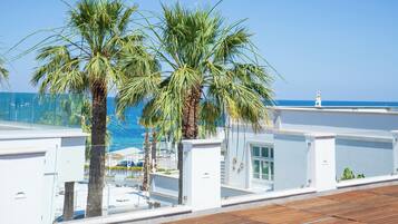 Luxury Condo | Terrace/patio