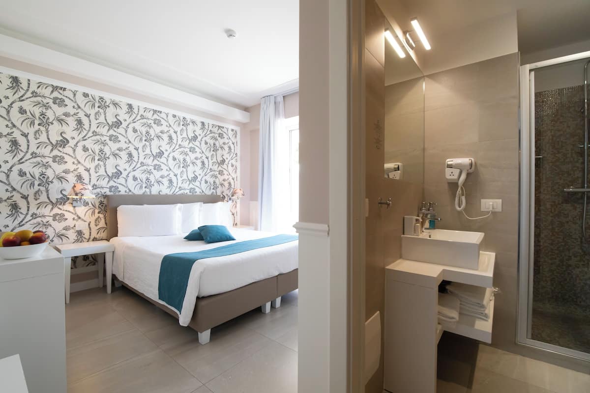 Quarto casal clássico | 1 quarto, frigobar, cofres nos quartos, individualmente decorados