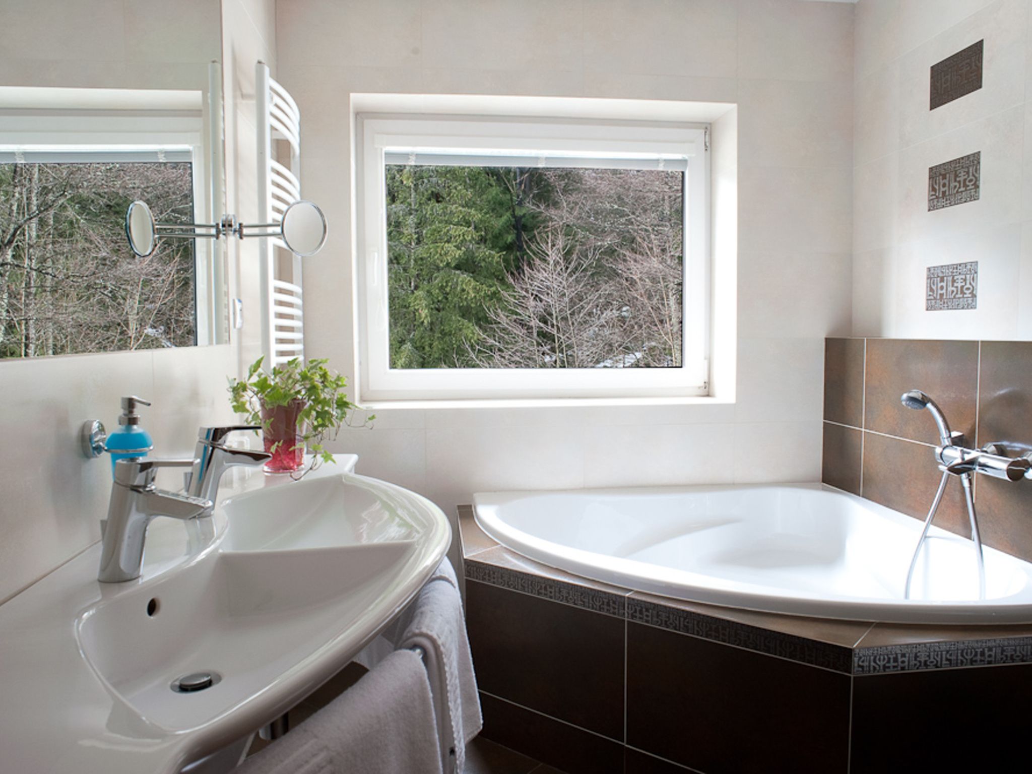 presidential duplex, hill view | bathroom | free toiletries, hair dryer, towels