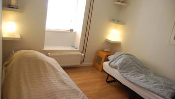 1 bedroom, free WiFi, bed sheets