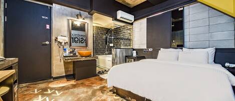 Premier Room | Premium bedding, free WiFi