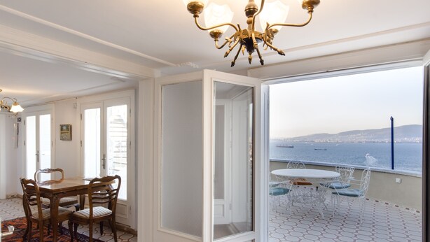 Penthouse, uitzicht op zee | Woonruimte
