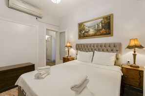 Desk, blackout curtains, soundproofing, iron/ironing board - Buyuk Konak Izmir (Izmir)