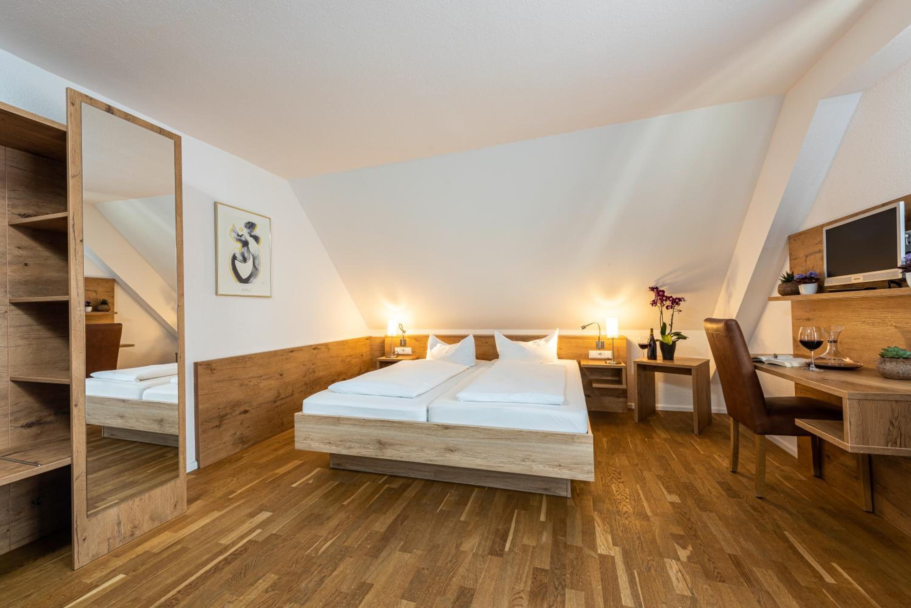 desk, soundproofing, free wifi