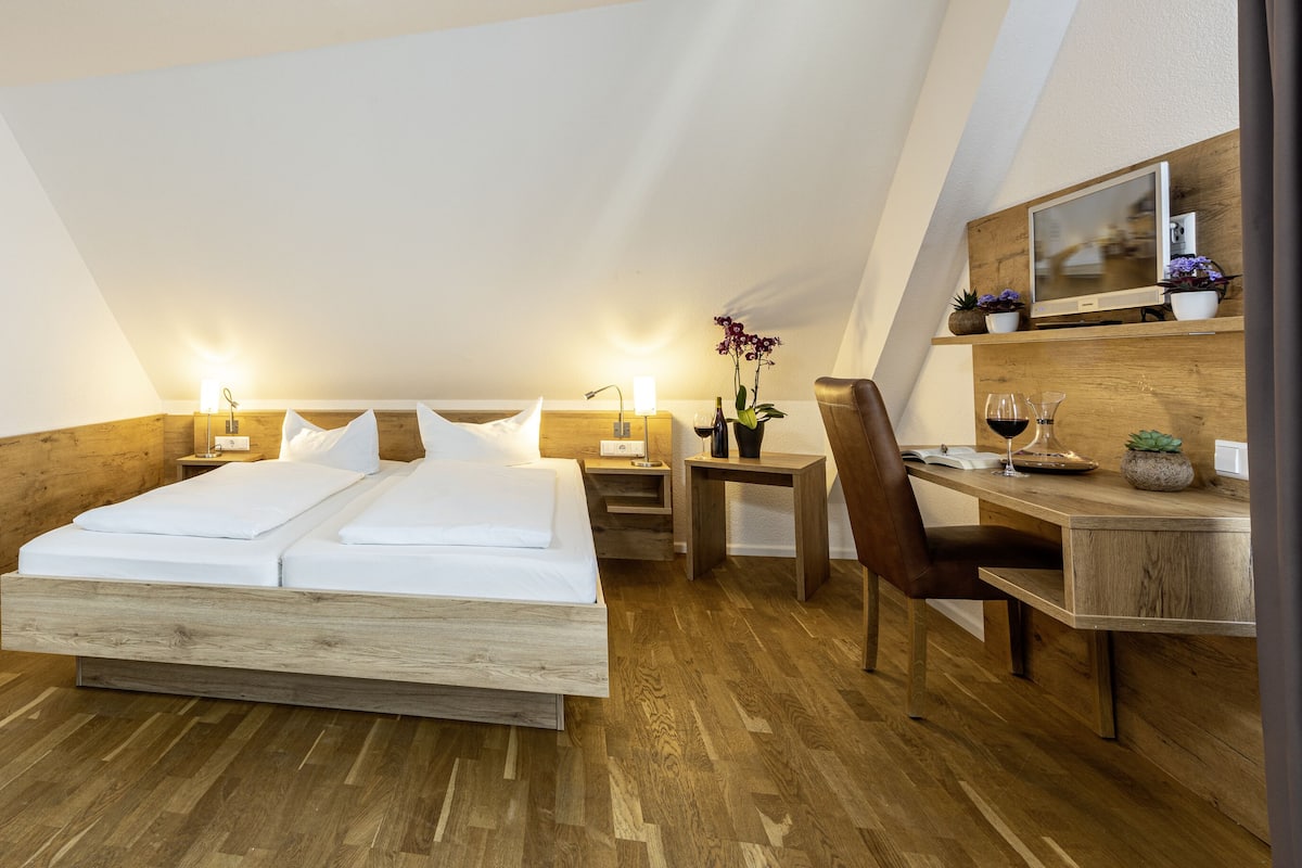 standard double room | desk, soundproofing, free wifi