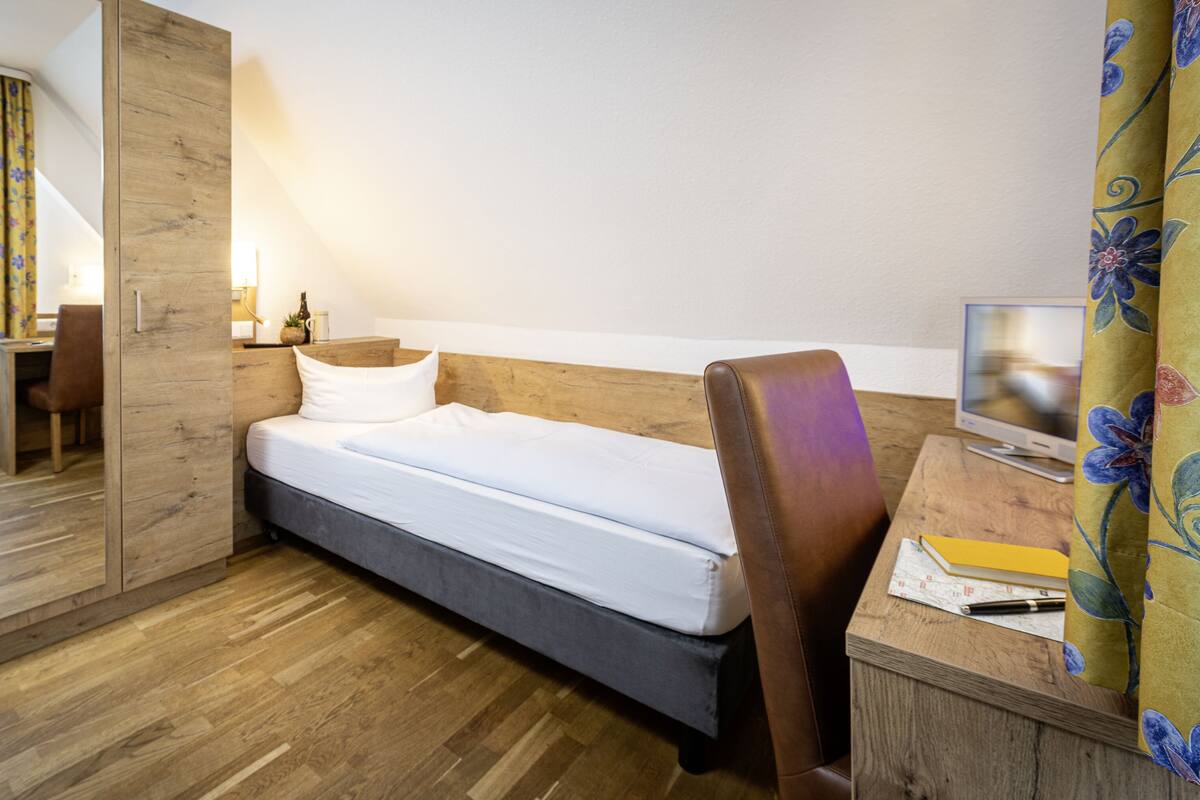 Standard Single Room | Desk, soundproofing, free WiFi