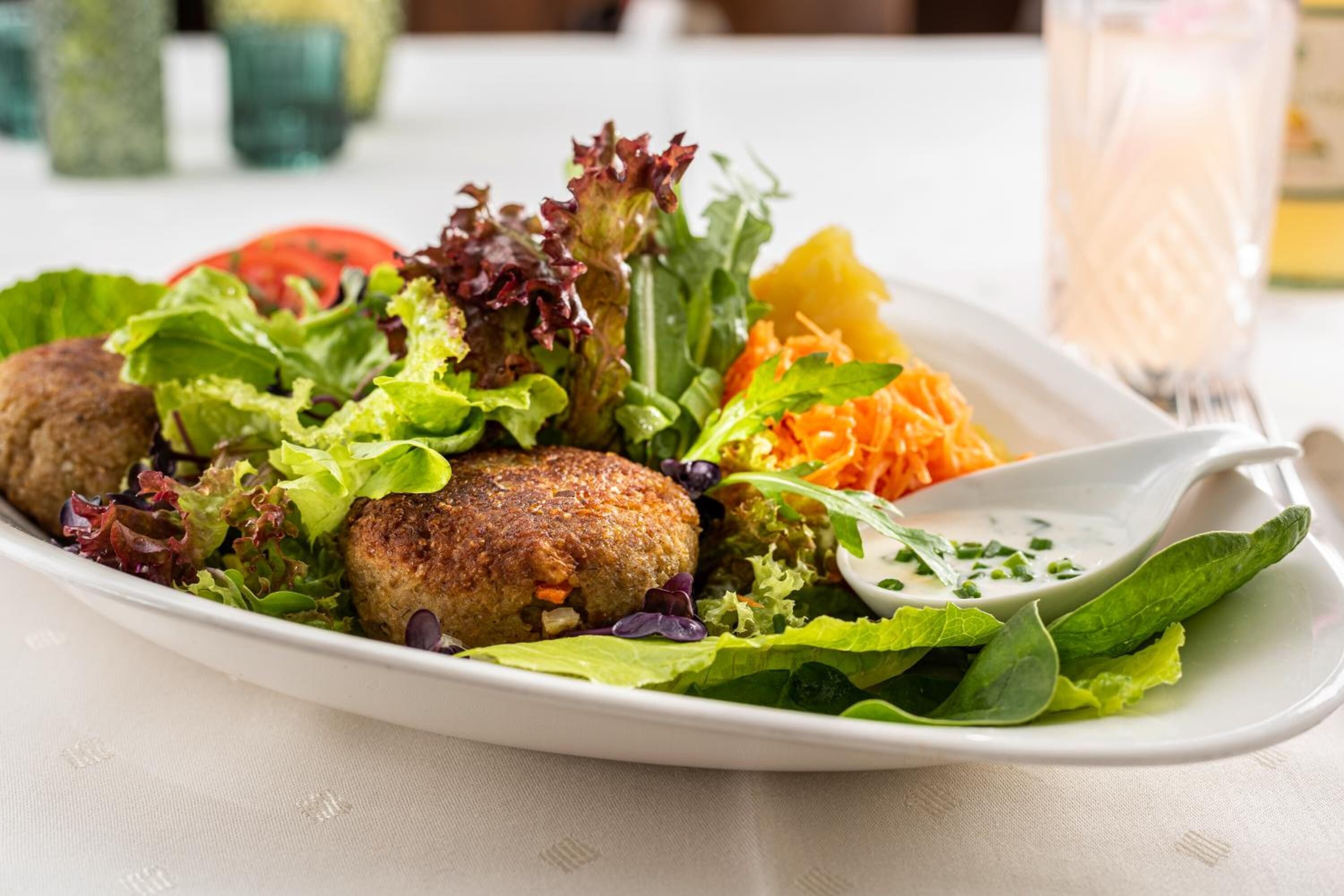 breakfast, lunch, dinner served; german cuisine