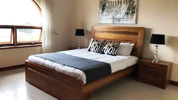 Family House, Multiple Beds, Non Smoking | 3 bedrooms, desk, blackout curtains, iron/ironing board