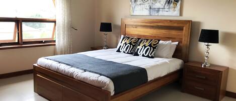 Family House, Multiple Beds, Non Smoking | 3 bedrooms, desk, blackout drapes, iron/ironing board