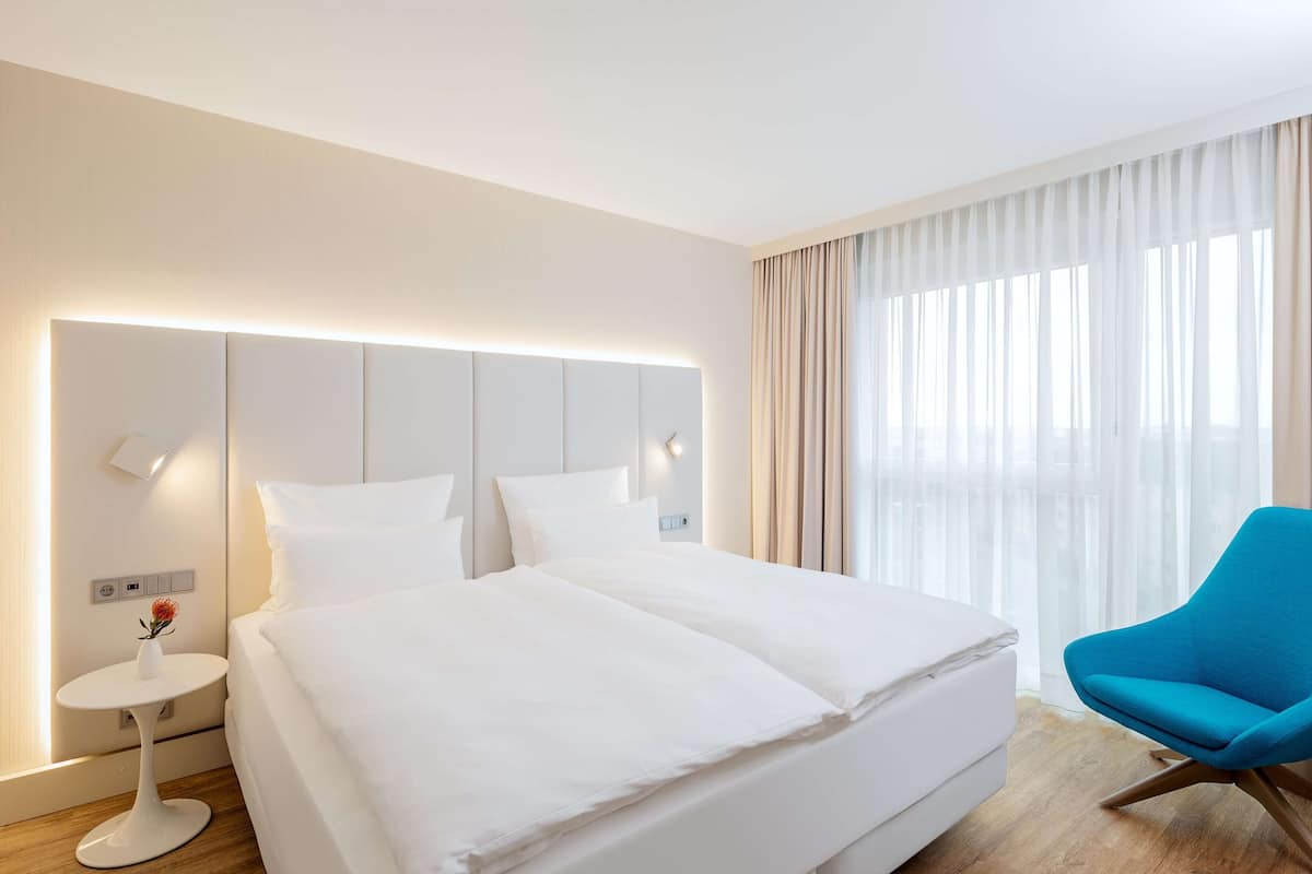 Minibar, escritorio, insonorización y wifi gratis