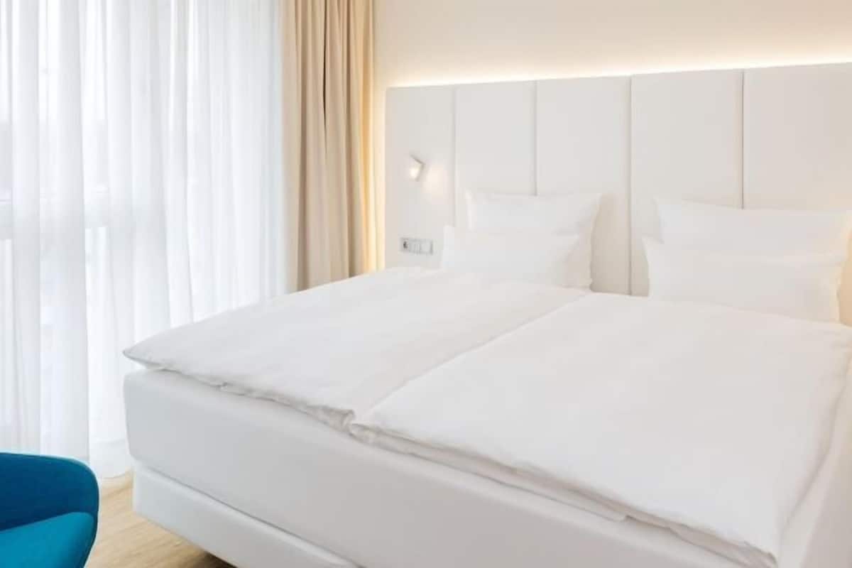 Minibar, bureau, système d’insonorisation, accès au Wi-Fi (inclus)