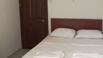 Doppia Standard, 1 letto matrimoniale | Minibar, Wi-Fi gratuito, lenzuola