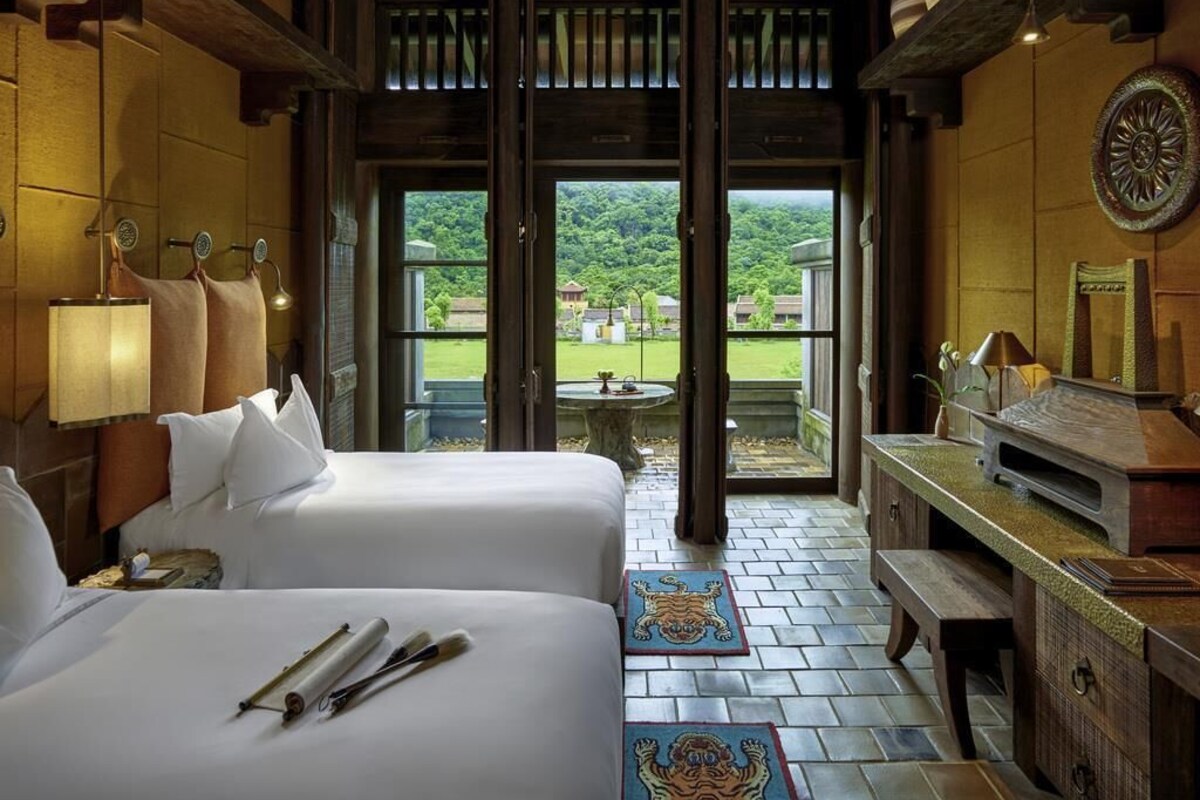 Deluxe Room, 2 Katil Bujang (Single) (Village View) | Peralatan tempat tidur premium, bar mini, peti besi dalam bilik, meja 
