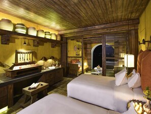 Premium bedding, minibar, in-room safe, desk - Legacy Yen Tu - MGallery (Uong Bi)