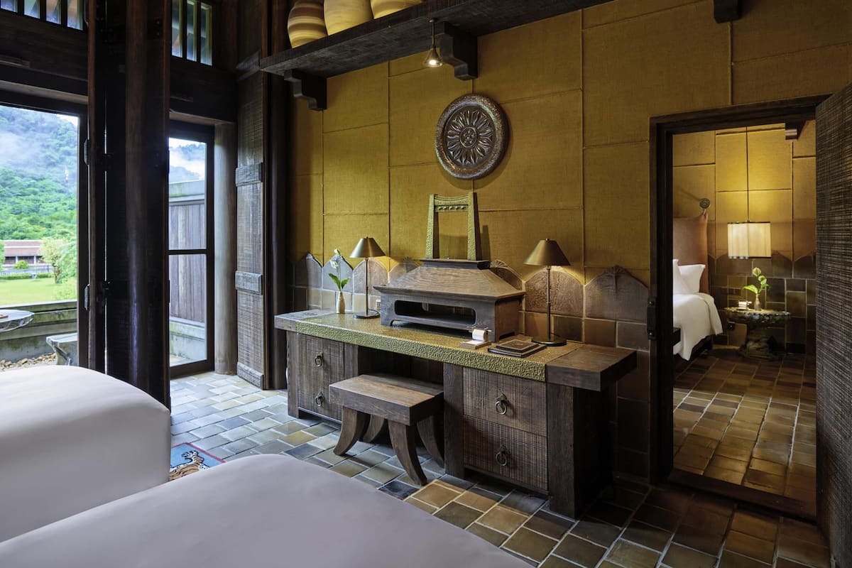 Phòng Deluxe, 2 giường đơn (Forest View) | Bộ đồ giường cao cấp, minibar, két bảo mật tại phòng, bàn