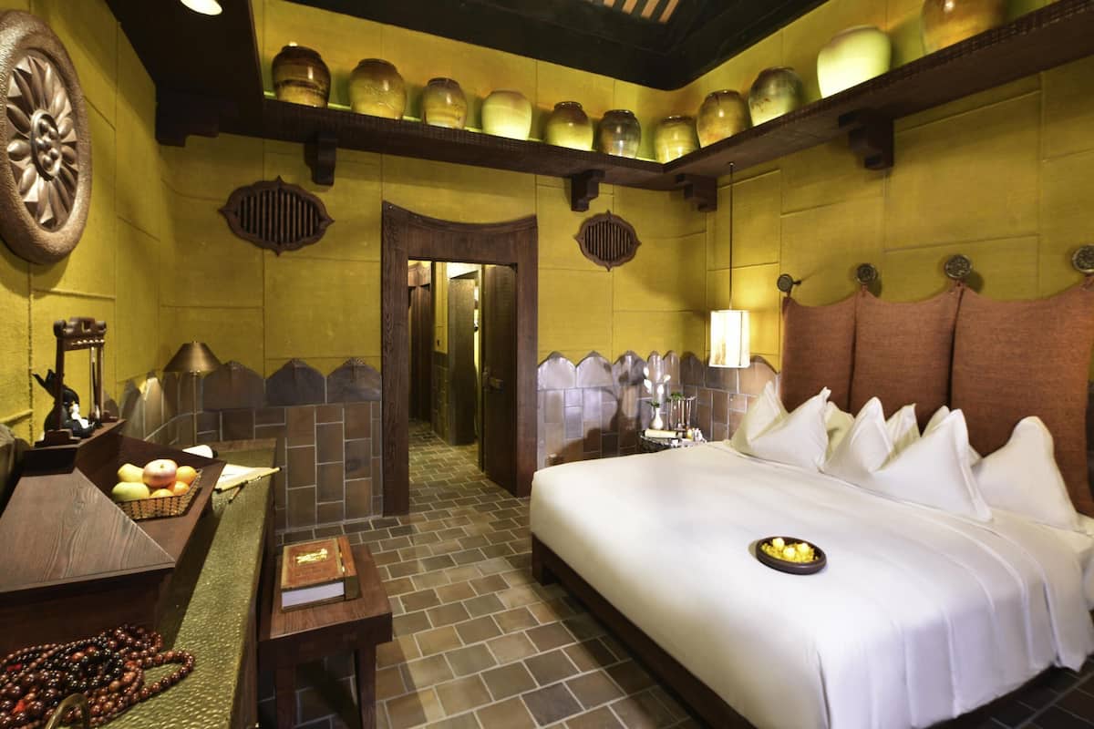 1 bedroom, premium bedding, minibar, in-room safe