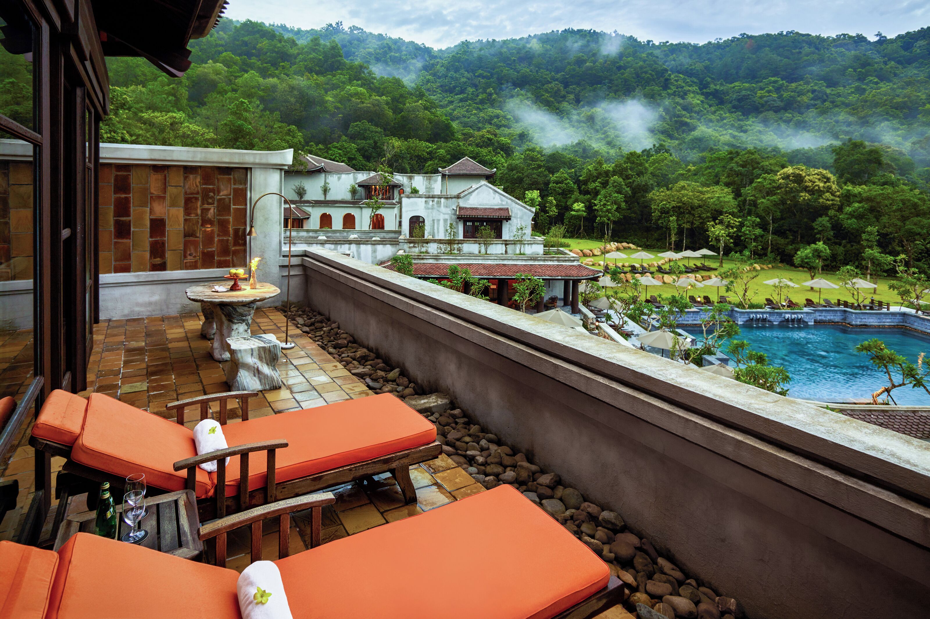 Ban công và sân vườn Legacy Yên Tử