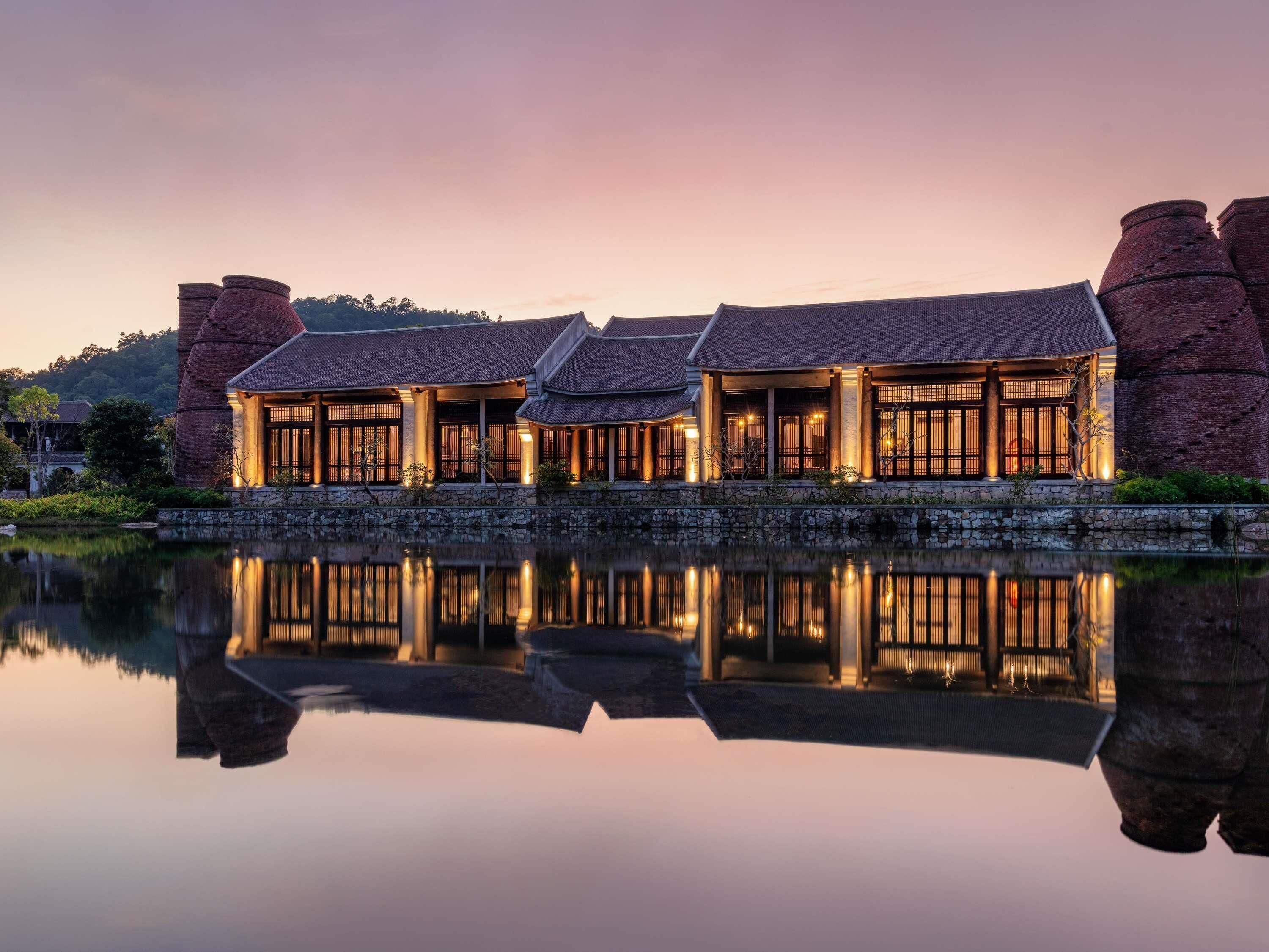 Couples treatment rooms, sauna, steam room, body treatments