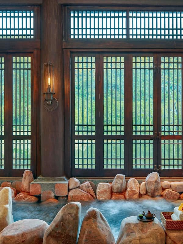 Couples treatment rooms, sauna, steam room, body treatments