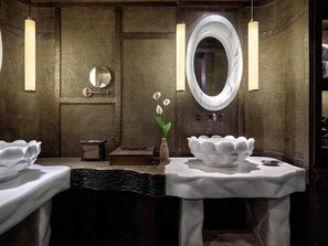 Hydromassage showerhead, eco-friendly toiletries, hair dryer, bathrobes