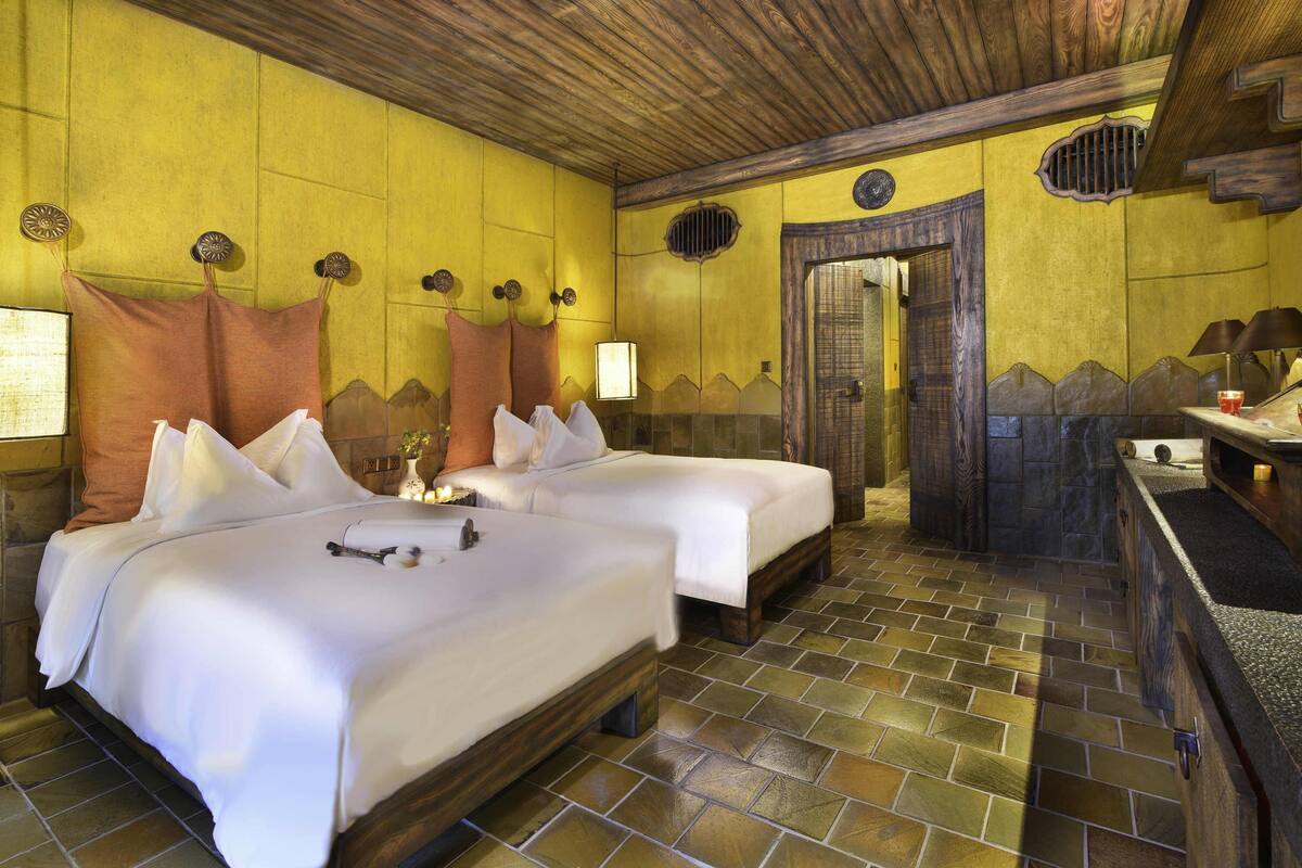 Premium bedding, minibar, in-room safe, desk
