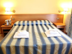Minibar, desk, free WiFi, bed sheets