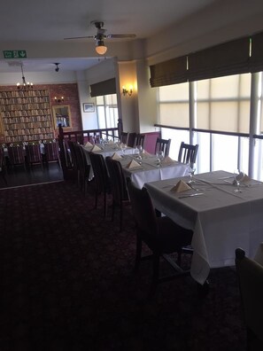 Daily English breakfast (GBP 6.95 per person) - The George Inn (Barton-upon-Humber)