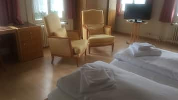 Standard Double Room, Private Bathroom | Iron/ironing board, free WiFi