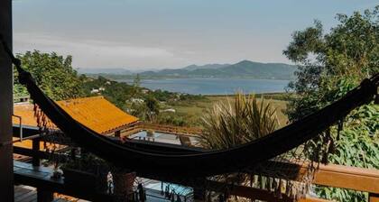 Casa com piscina e incrível vista