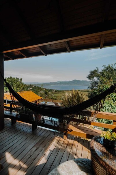 Casa com piscina e incrível vista