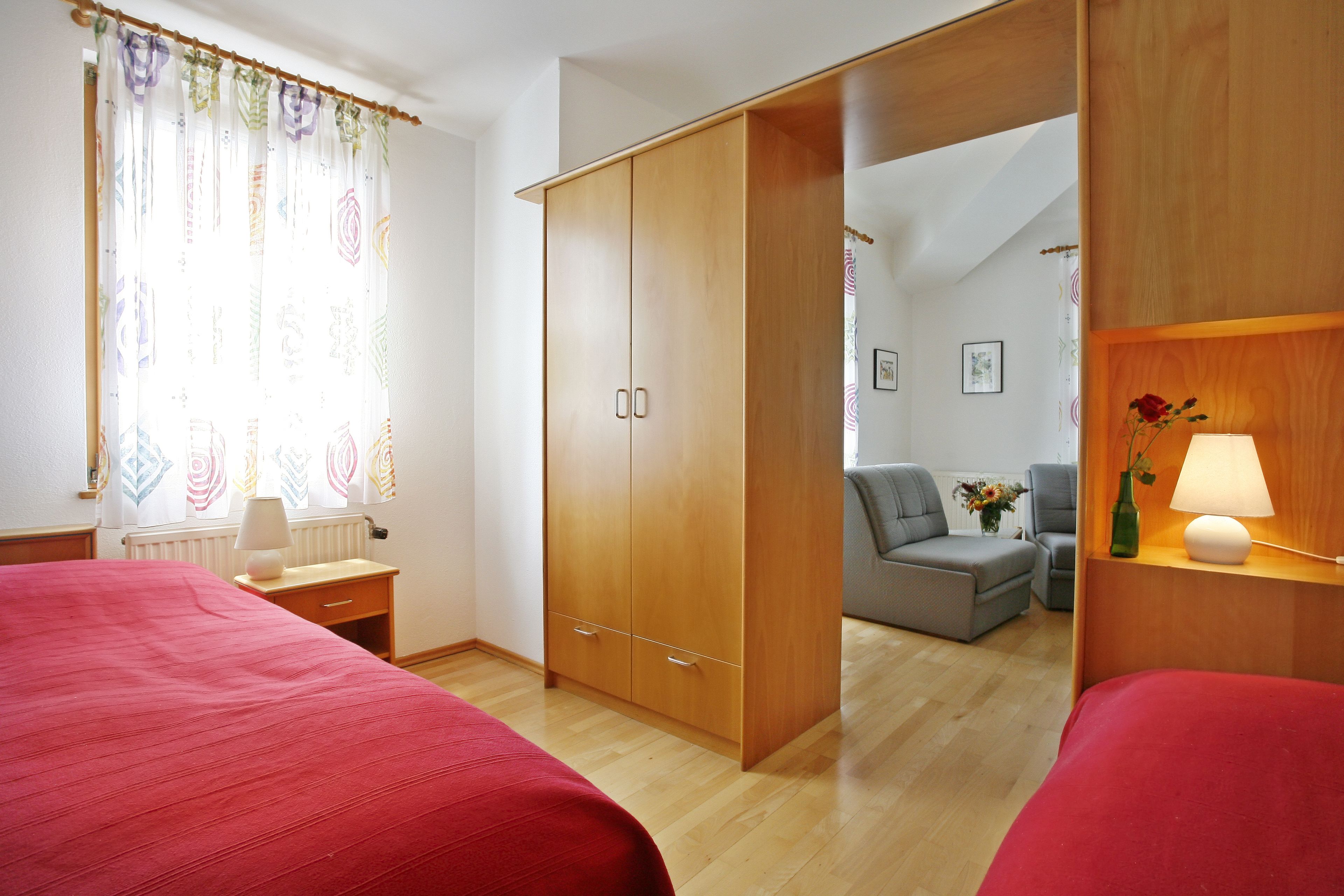 junior suite | minibar, desk, cots/infant beds, rollaway beds