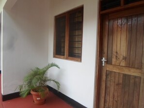 Terrace/patio - Tarn Hut Resort (Moshi)