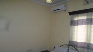 Classic Double Room, Garden View - Tarn Hut Resort (Moshi)
