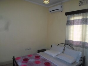 Kamar Double Klasik, pemandangan kebun | 1 kamar tidur, seprai premium, meja kerja, dan Wi-Fi gratis
