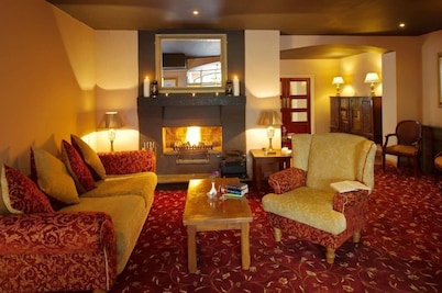 Hylands Burren Hotel